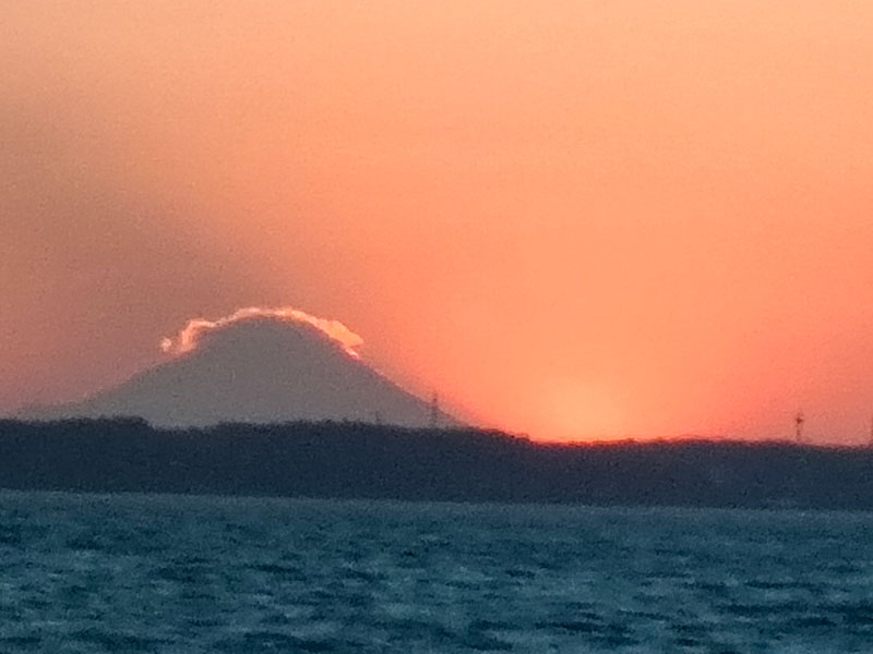 写真:ダイヤモンド富士の写真