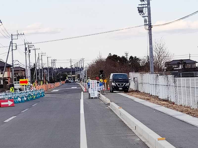 写真:田村延伸道路(出島用水道路)片側車道と歩道開通の写真
