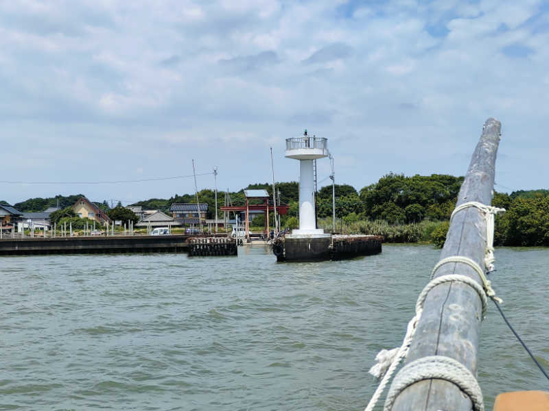 写真:土浦市キララ祭り帆引き船4艘合同操業、沖宿漁港に入るかすみがうら市応援船2艘